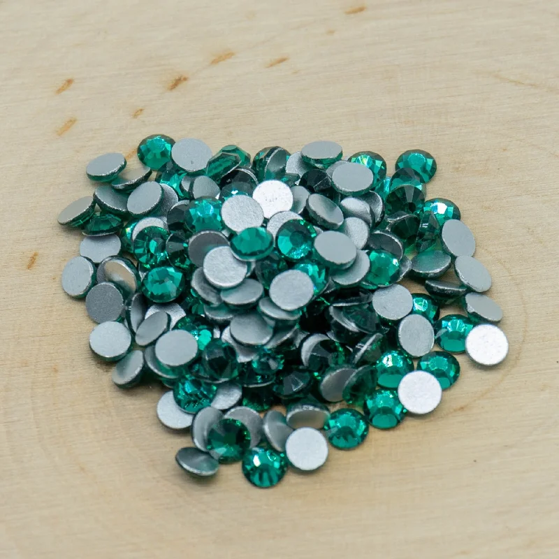 Nail rhinestone go-to items-Emerald Glass Round Flat Back Rhinestones